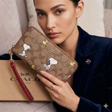 Coach x Peanuts Long Zip Around Wallet Signature Canvas Snoopy & Woodstock Khaki CE705 NWT